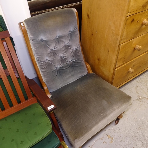 2446 - An Edwardian button-back upholstered and walnut-framed nursing chair