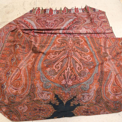 462 - A William Morris design table cover, 245cm x 160cm