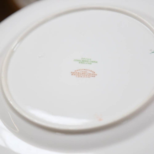 530 - Spode Copeland China retailed by Harrods, comprising 12 dinner plates, 26.5cm, 8 soup plates, 15 des... 