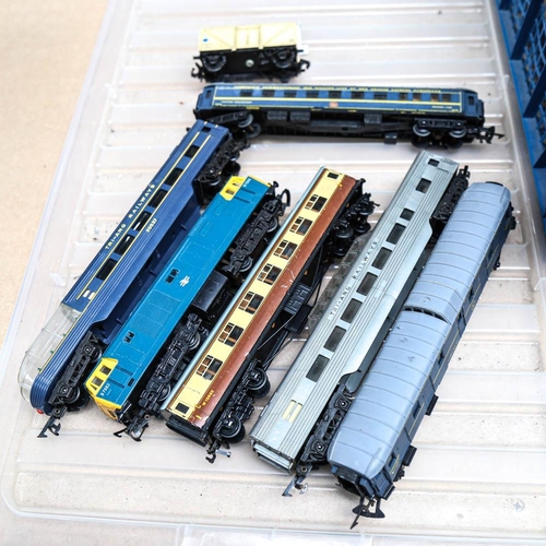 563 - A group of Triang Hornby model railway carriages and locomotives