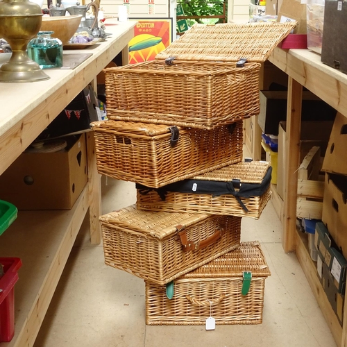 623 - 5 various wicker hampers