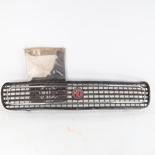 117 - A Vintage MG Classic car radiator grille, W85cm, H16cm, and a pair of MG mudflaps