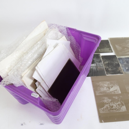 99 - A quantity of various glass photography slides, mostly of dog engravings (boxful)