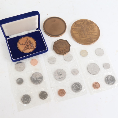 167 - Various commemorative medals and Canadian coins (boxful)