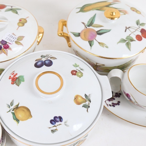 231 - A group of Royal Worcester Evesham pattern dinnerware, including tureens, sauce boat, ramekins etc