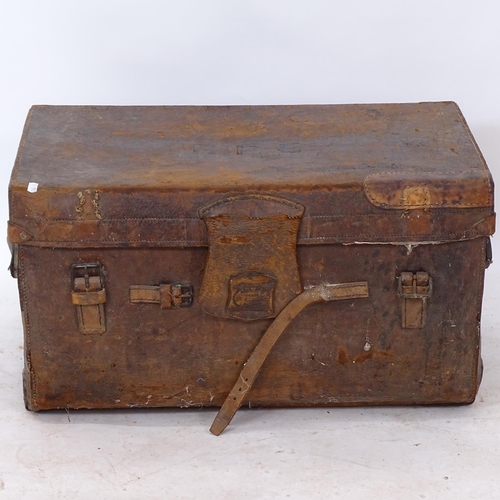 2275 - A Victorian leather travelling trunk, with fitted tray, W67cm