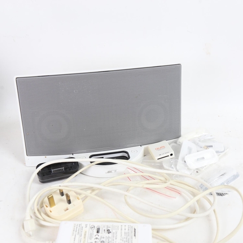 269 - BOSE - a white SoundDock digital music system, in carrying bag