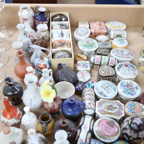 467 - Trinket boxes, pillboxes, miniature jugs and vases etc