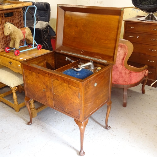 2564 - A 1930s walnut-cased Sonatone gramophone, W81cm, H87cm