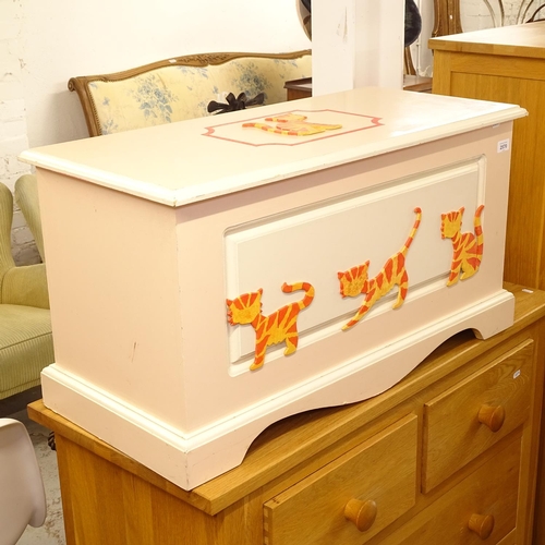 2570 - A child's painted pine toy box, W84cm, H44cm, D38cm