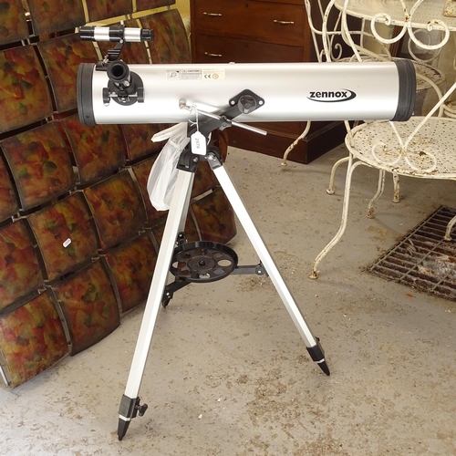 2576 - A Zennox telescope and accessories