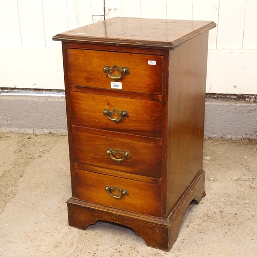 2591 - A reproduction crossbanded mahogany chest of 4 short drawers, W41cm, H71cm, D44cm