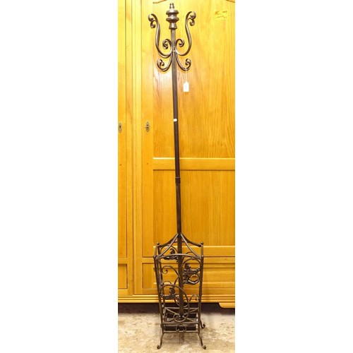 2610 - A modern painted metal coat hat and umbrella stand, H182cm