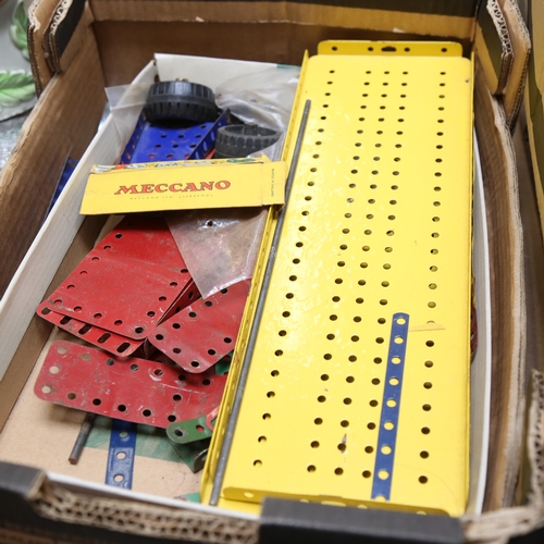 723 - A quantity of Vintage Meccano