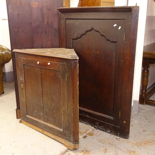 2720 - 2 Georgian oak corner cupboards