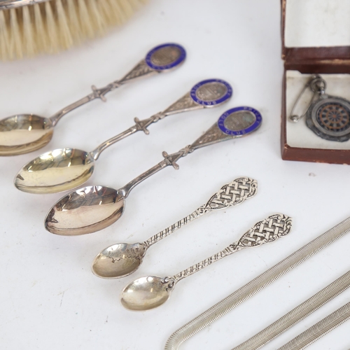 1033 - Various silver and jewellery, including Priory Golf Club spoons, darts medal etc