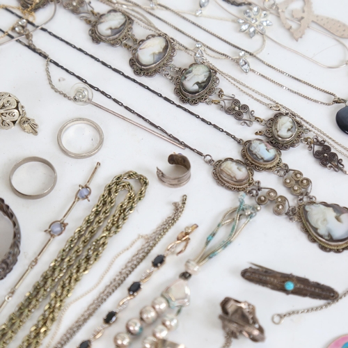 1040 - A large quantity of various silver jewellery, including necklaces, earrings, bracelets etc