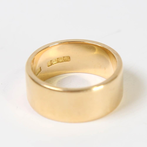 113 - A heavy Antique 18ct gold wedding band ring, maker's marks SE, hallmarks Birmingham 1914, band width... 