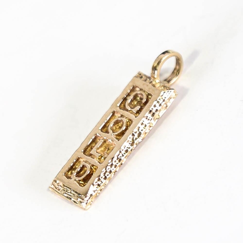 134 - A late 20th century 9ct gold Gold ingot pendant, textured settings, hallmarks London 1978, pendant h... 