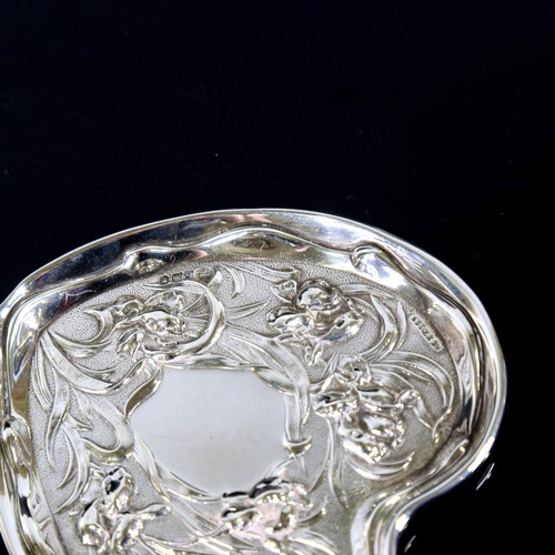 140 - An Edwardian Art Nouveau silver heart-shaped dish, relief embossed iris decoration, by Goldsmiths an... 