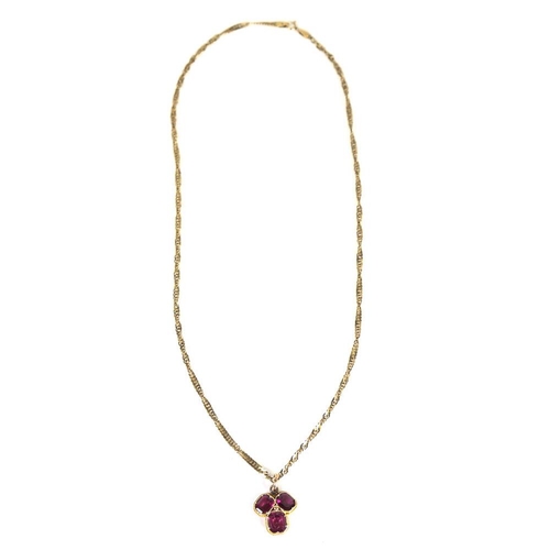 190 - A Georgian flat top garnet clover pendant necklace, on 9ct twisted herringbone link chain, pendant h... 