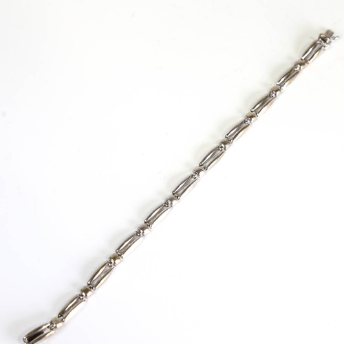 394 - A modern Italian 9ct white gold bracelet, length 19.5cm, 7.7g