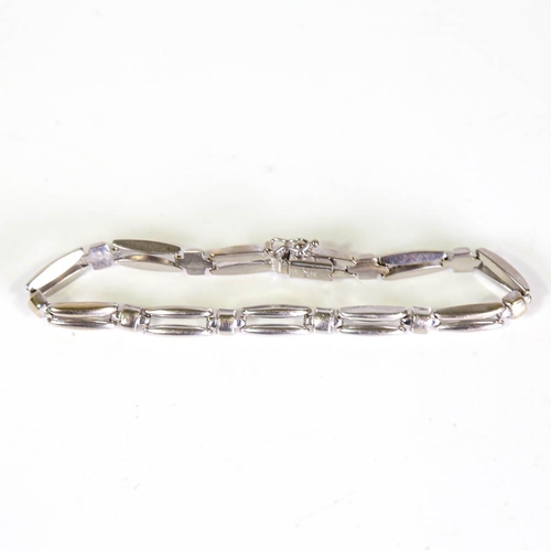 394 - A modern Italian 9ct white gold bracelet, length 19.5cm, 7.7g