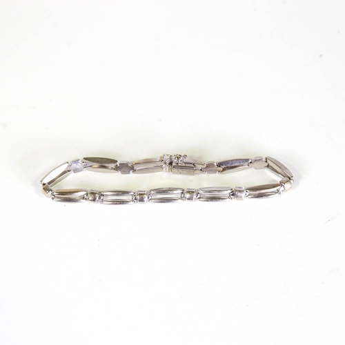 394 - A modern Italian 9ct white gold bracelet, length 19.5cm, 7.7g