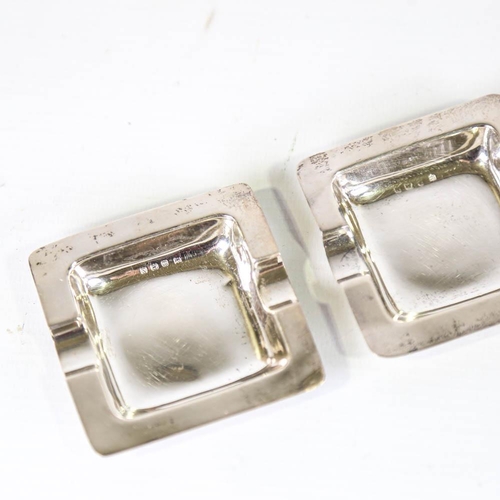 428 - A pair of George V Art Deco silver ashtrays, by Charles S Green & Co Ltd, hallmarks Birmingham 1937,... 