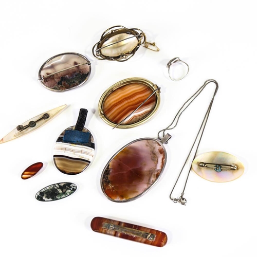 641 - Various Scottish hardstone and other jewellery, including banded agate brooches, pendant, moss agate... 