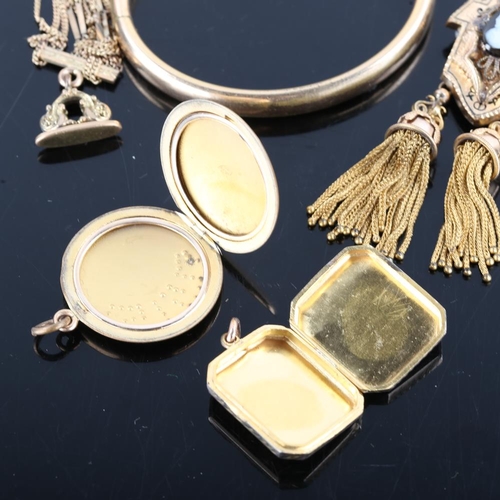 645 - Various unmarked yellow metal and gold plated jewellery, including cameo tassel brooch, lockets, ban... 