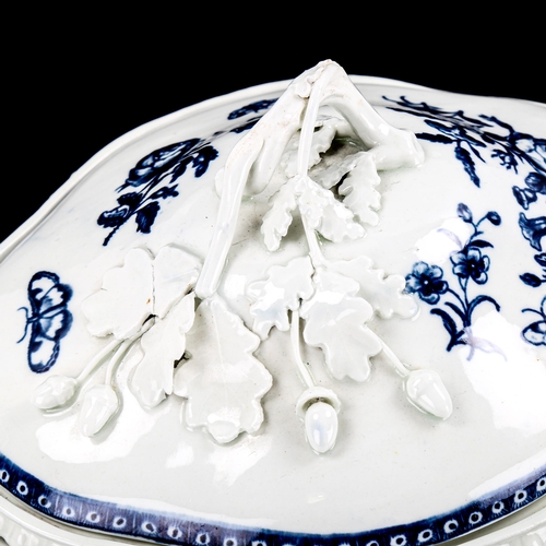 1007 - An 18th century Worcester blue and white porcelain tureen and cover, circa 1770, cabbage rose patter... 