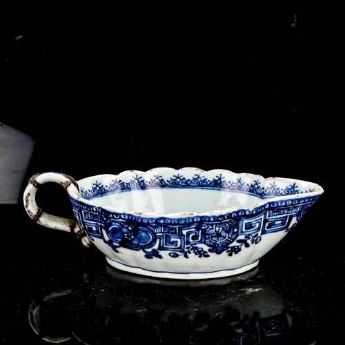 1255 - Chinese 18th century blue and white porcelain sauce boat, length 19cm (A/F)