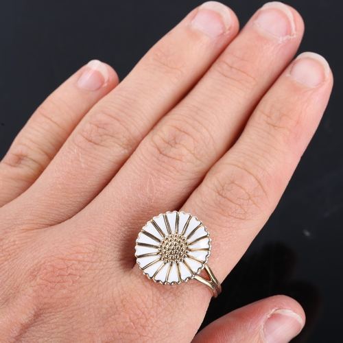 271 - BERNHARD HERTZ - 2 Vintage Danish vermeil sterling silver whit enamel daisy pattern rings, daisy dia... 