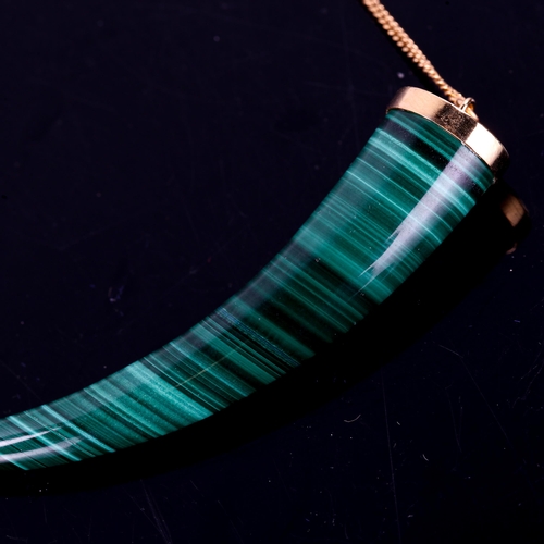 286 - A modern silver gilt malachite drinking horn pendant necklace, on trace curb link chain, necklace le... 