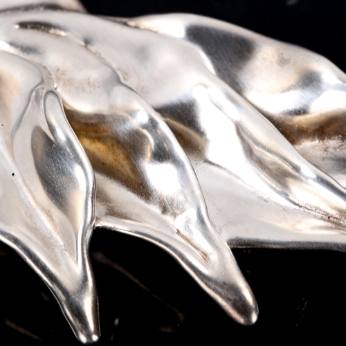 288 - DAVID VARSANO - a large Israeli modernist silver filled leaf pendant / brooch, signed, length 115mm,... 