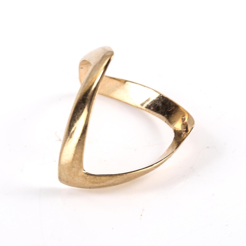 297 - A late 20th century 9ct gold double-wishbone ring, hallmarks London 1976, setting height 16.5mm, siz... 