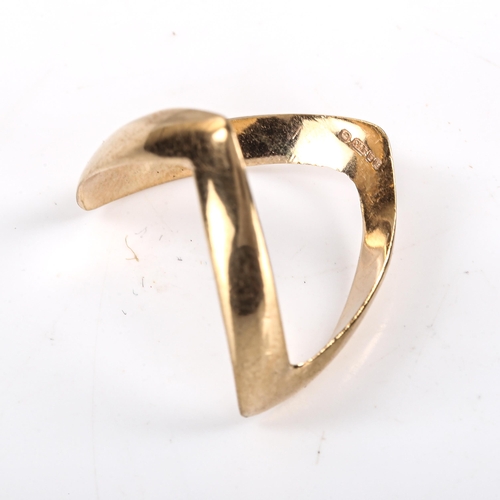 297 - A late 20th century 9ct gold double-wishbone ring, hallmarks London 1976, setting height 16.5mm, siz... 