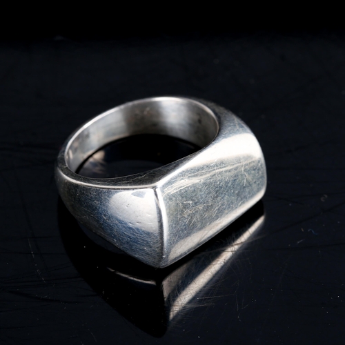 501 - GEORG JENSEN - a Vintage Danish stylised sterling silver Plaza ring, designed by Henning Koppel, mod... 