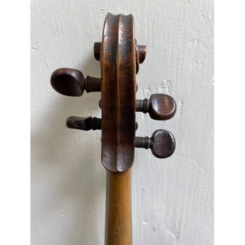 1050 - An Antique violin, probably late 19th century, with 1-piece back, back length 36cm, with case