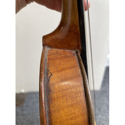 1050 - An Antique violin, probably late 19th century, with 1-piece back, back length 36cm, with case