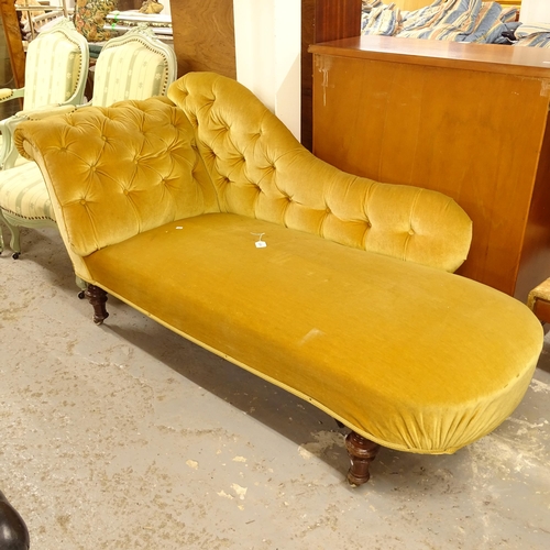 2538 - A Victorian button-back upholstered chaise, L170cm