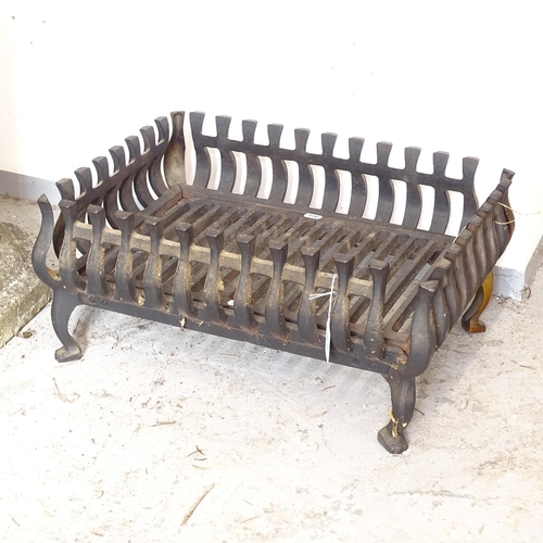 2621 - A cast-iron duck's nest and fire grate, W51cm, H24cm