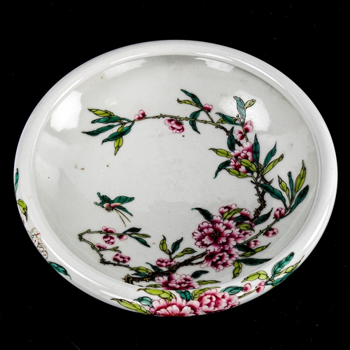 189 - A Chinese white glaze porcelain bowl, decorated with exotic flowers, diameter 25cm