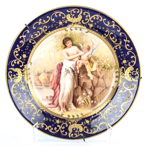 95 - Vienna porcelain cabinet plate, with hand painted Classical scene in blue and gilt border, 24cm acro... 