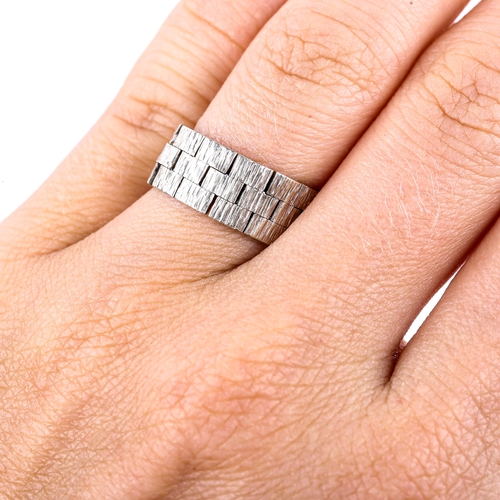 509 - A mid-20th century 9ct white gold articulated brick link ring, textured bark settings, hallmarks Lon... 