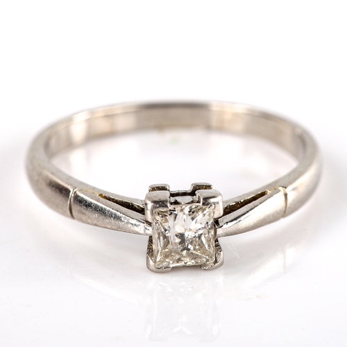 566 - A modern platinum 0.4ct Princess-cut solitaire diamond ring, diamond weight calculated from measurem... 