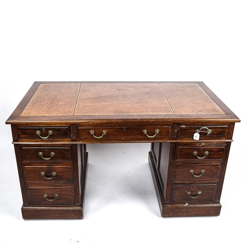 283 - A late Victorian walnut pedestal desk, 137cm x 76cm (4'6