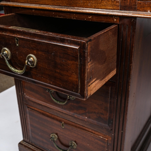 283 - A late Victorian walnut pedestal desk, 137cm x 76cm (4'6