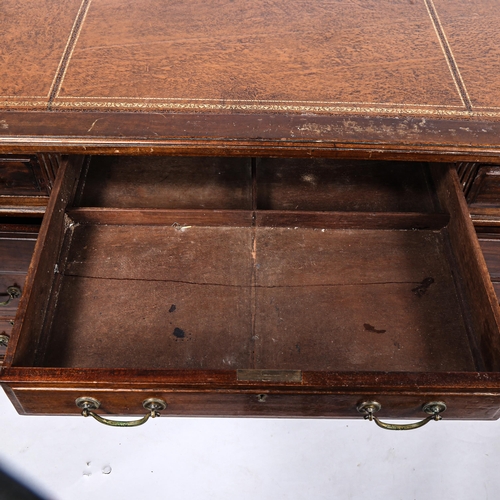 283 - A late Victorian walnut pedestal desk, 137cm x 76cm (4'6